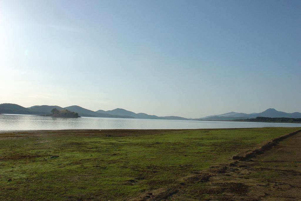 The Lake'S House Kryonerion Bagian luar foto