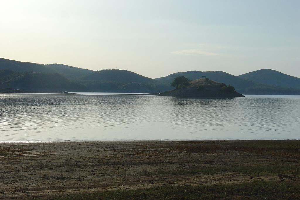 The Lake'S House Kryonerion Bagian luar foto